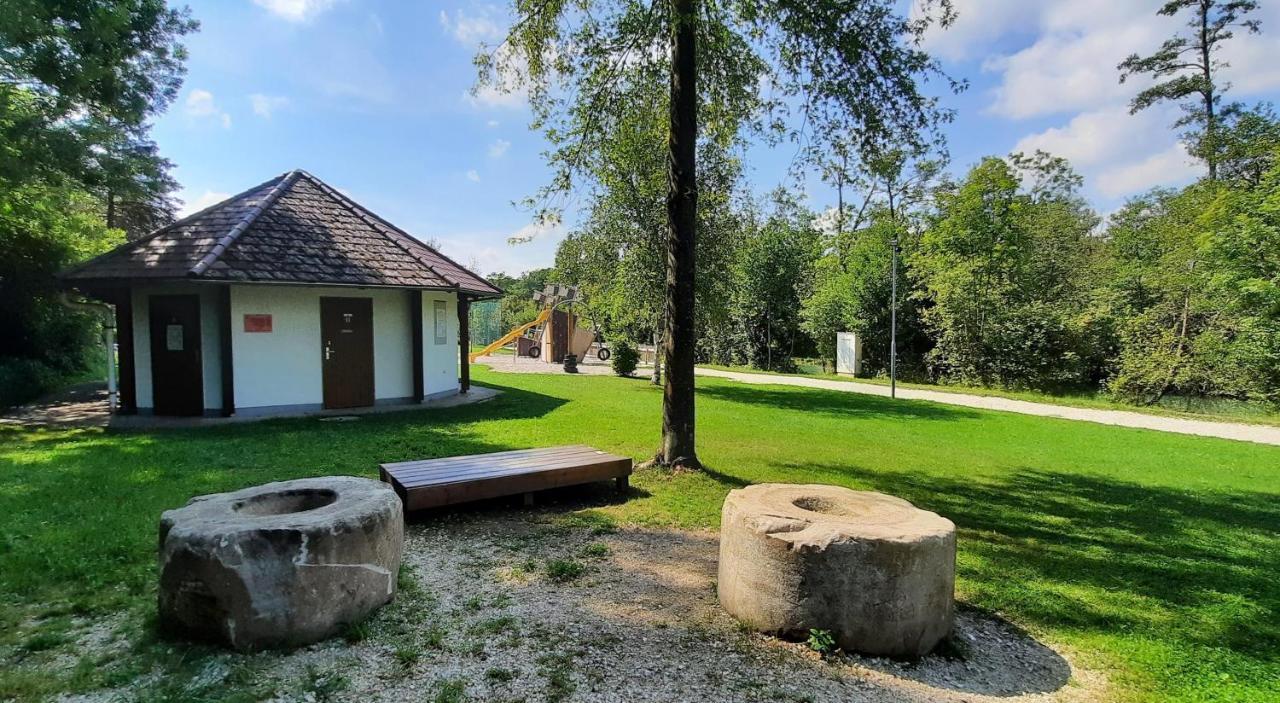 Ferienwohnung Agerblick 3 Zimmer Mit Kueche, 83M2 Lenzing Ngoại thất bức ảnh